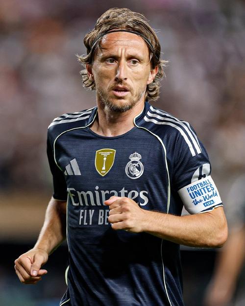 首尔外援后卫亚赞：能够限制住费利佩并不是我一个人的功劳